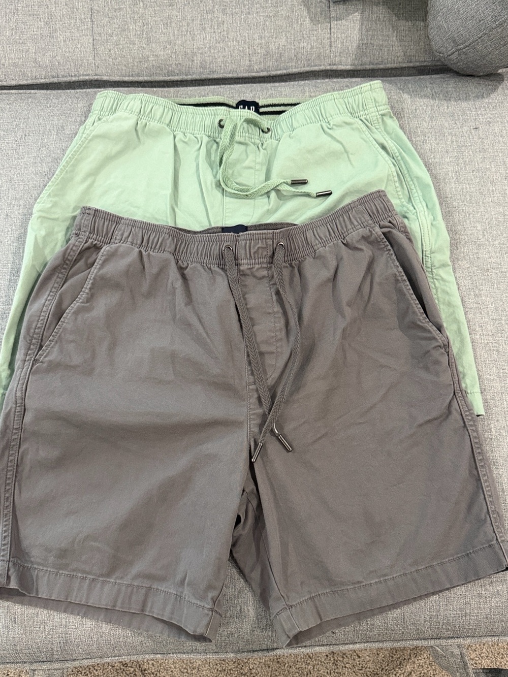 GAP Mens Drawstring Hybrid Shorts - Gray and Mint Green-M